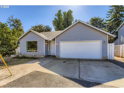 8838 SE Clinton Street Portland OR 97266