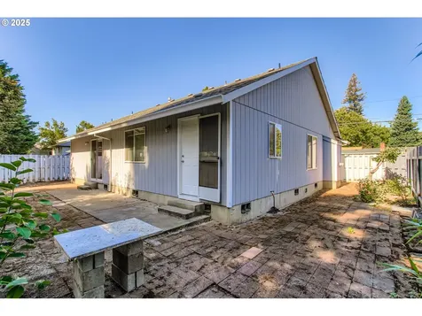 8838 SE Clinton Street Portland OR 97266
