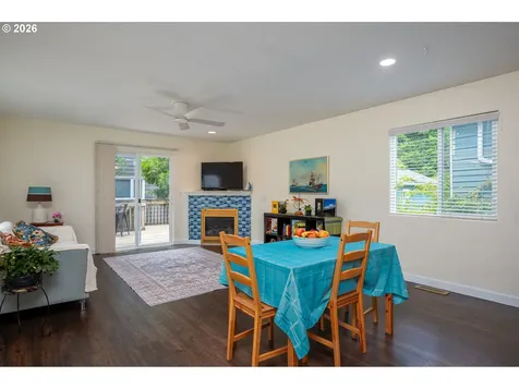 8211 SE 45th Avenue Portland OR 97206
