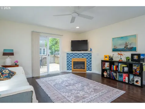 8211 SE 45th Avenue Portland OR 97206