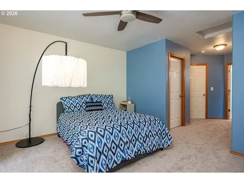 8211 SE 45th Avenue Portland OR 97206