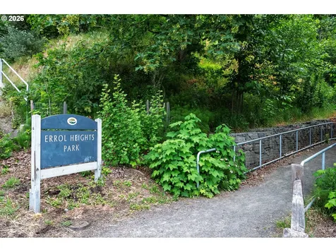 8211 SE 45th Avenue Portland OR 97206