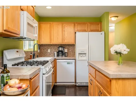 8211 SE 45th Avenue Portland OR 97206