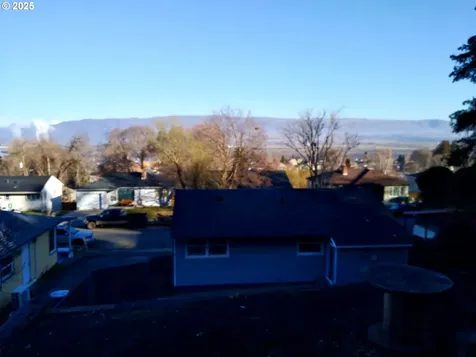 1216 E 17th Street The Dalles OR 97058