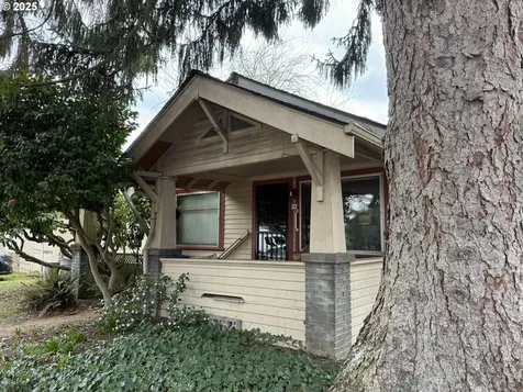 904 SE Miller Street Portland OR 97202