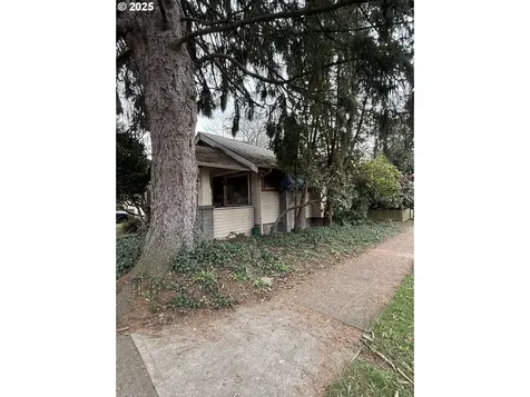 904 SE Miller Street Portland OR 97202