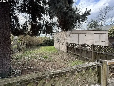 904 SE Miller Street Portland OR 97202