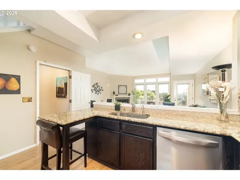5028 SW View Point Terrace Portland OR 97239