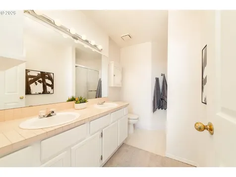 5028 SW View Point Terrace Portland OR 97239