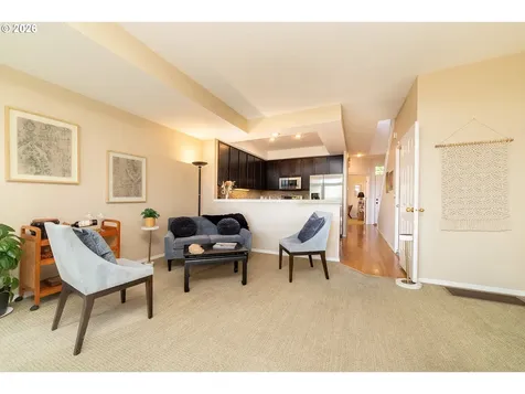 5028 SW View Point Terrace Portland OR 97239