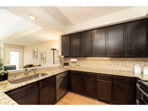 5028 SW View Point Terrace Portland OR 97239