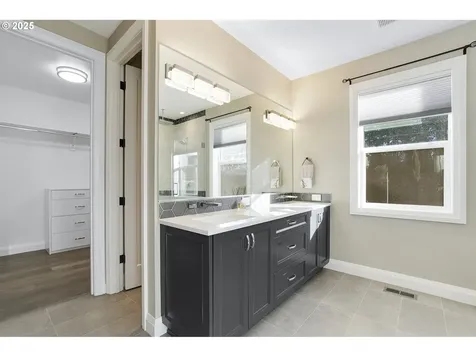 1724 N Sweetgum Street Canby OR 97013