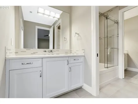 1724 N Sweetgum Street Canby OR 97013