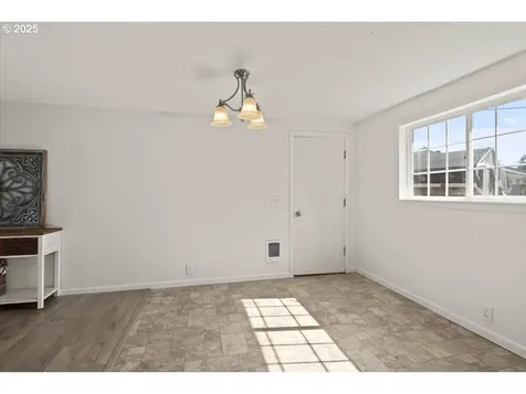 1207 Pleasant Street Springfield OR 97477