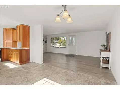 1207 Pleasant Street Springfield OR 97477