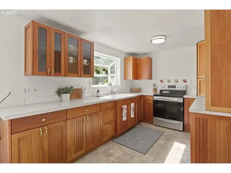 1207 Pleasant Street Springfield OR 97477