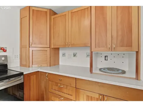 1207 Pleasant Street Springfield OR 97477