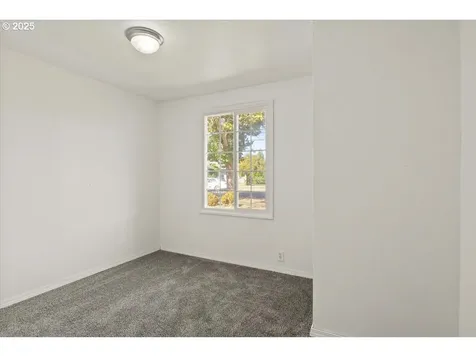 1207 Pleasant Street Springfield OR 97477