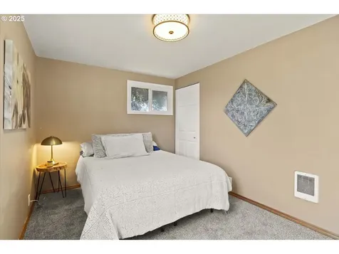 1207 Pleasant Street Springfield OR 97477