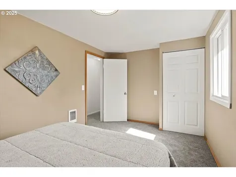 1207 Pleasant Street Springfield OR 97477