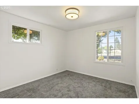 1207 Pleasant Street Springfield OR 97477