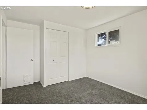 1207 Pleasant Street Springfield OR 97477