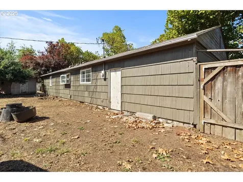 1207 Pleasant Street Springfield OR 97477