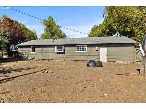 1207 Pleasant Street Springfield OR 97477