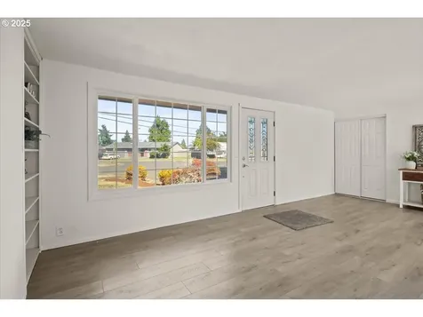 1207 Pleasant Street Springfield OR 97477