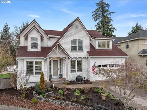 3614 NE Garfield Court Camas WA 98607