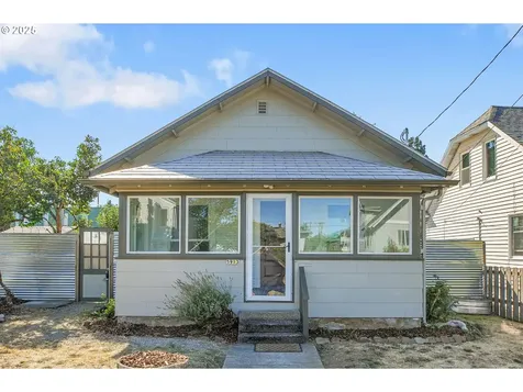 5913 SE 86th Avenue Portland OR 97266