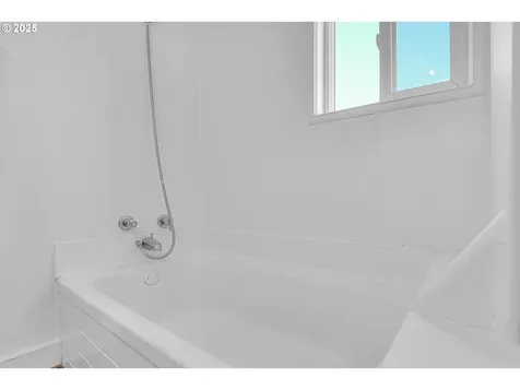 5913 SE 86th Avenue Portland OR 97266