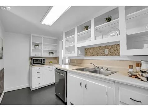 5913 SE 86th Avenue Portland OR 97266