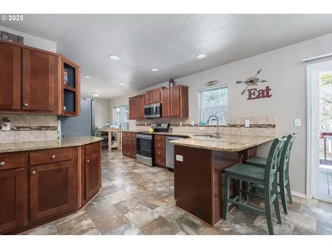 379 N Boulder Creek Drive Otis OR 97368