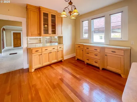 1118 SE Washington Avenue Roseburg OR 97470