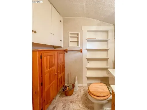 1118 SE Washington Avenue Roseburg OR 97470
