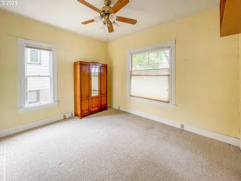 1118 SE Washington Avenue Roseburg OR 97470