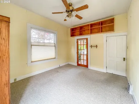 1118 SE Washington Avenue Roseburg OR 97470