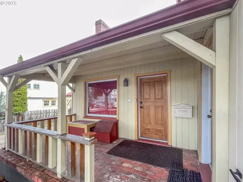1118 SE Washington Avenue Roseburg OR 97470