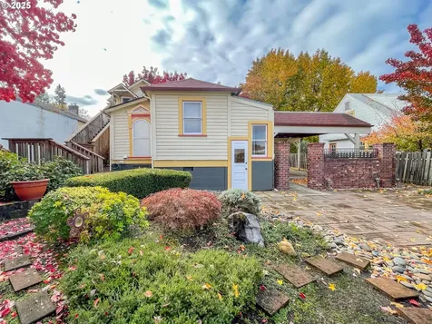 1118 SE Washington Avenue Roseburg OR 97470