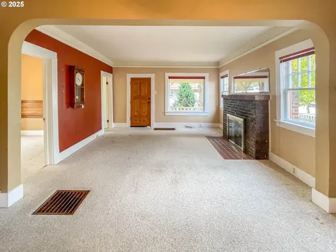 1118 SE Washington Avenue Roseburg OR 97470