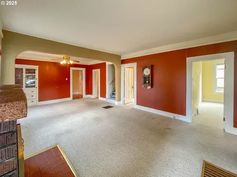 1118 SE Washington Avenue Roseburg OR 97470
