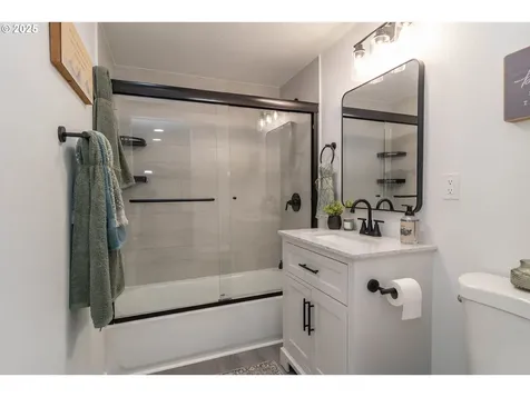 1052 Reston Road Roseburg OR 97471