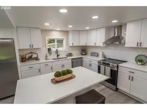 1052 Reston Road Roseburg OR 97471