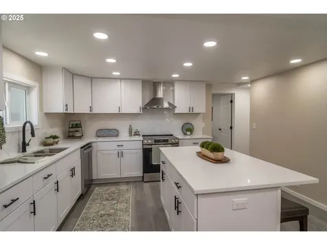 1052 Reston Road Roseburg OR 97471