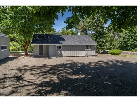 1052 Reston Road Roseburg OR 97471