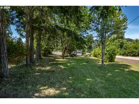 1052 Reston Road Roseburg OR 97471
