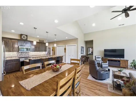 1589 SE Loganberry Street Dallas OR 97338