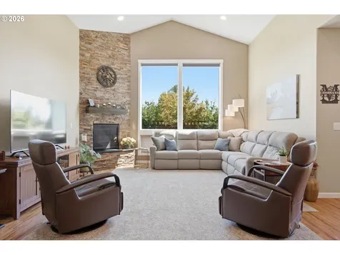 1589 SE Loganberry Street Dallas OR 97338