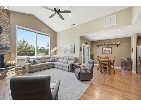 1589 SE Loganberry Street Dallas OR 97338